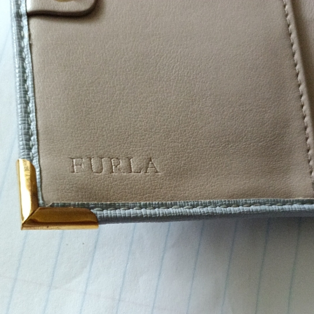 Furla Light Gray Wallet with Gold Details - Picture 4 of 6